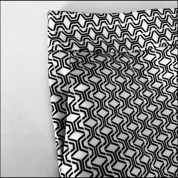 [Express] Women’s Dress Shorts - Picture 4 of 5